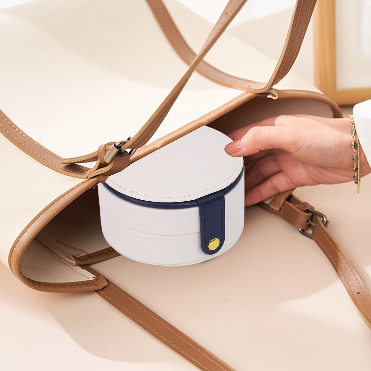 Compact Travel Jewelry Case in White with Ring Strip and Removable Dividers - Image 6