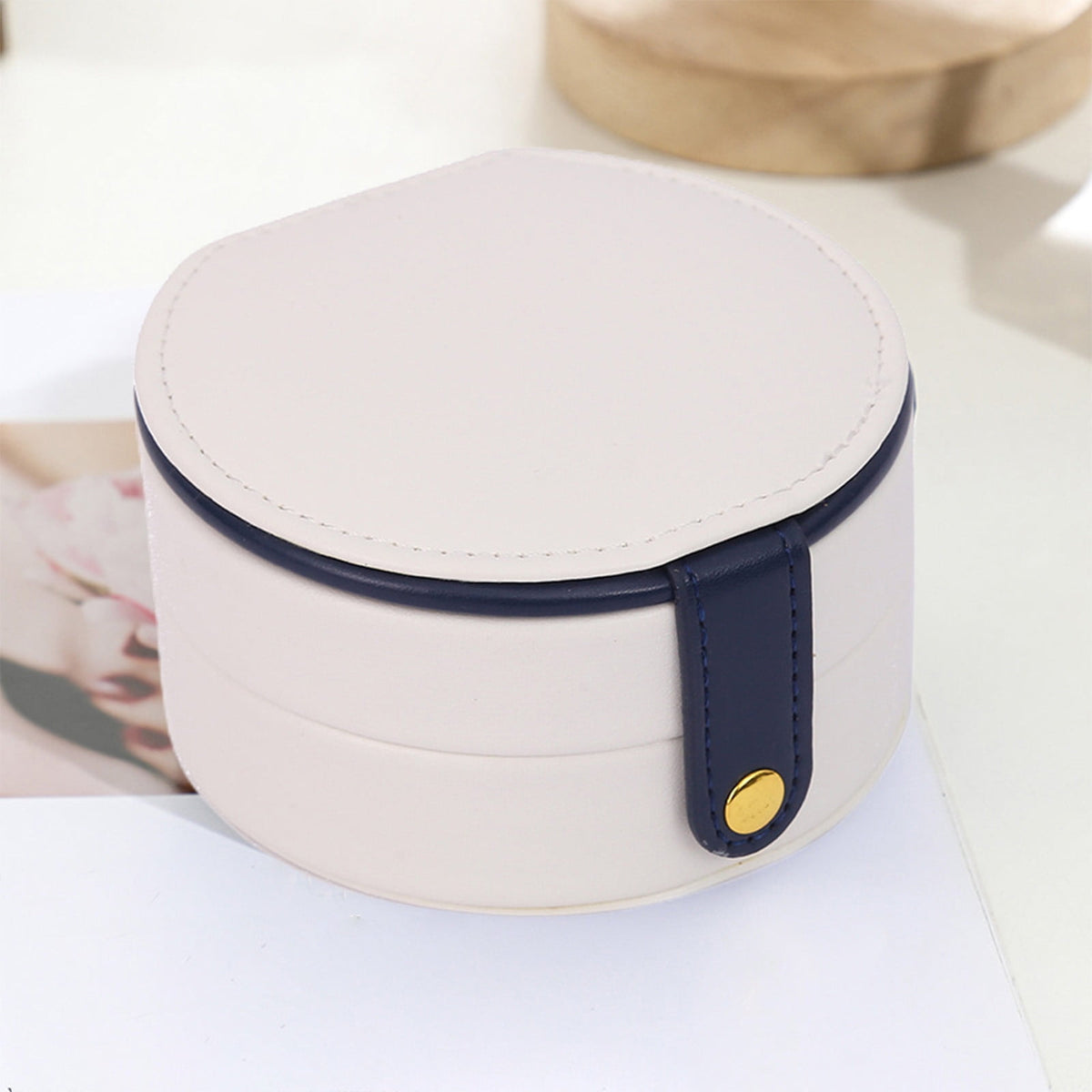 Compact Travel Jewelry Case in White with Ring Strip and Removable Dividers - Image 4